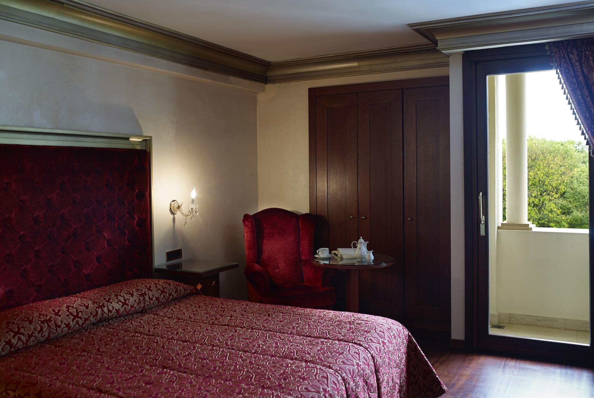 Grand Serai Congress And Spa Ioánnina Eksteriør bilde A room at the hotel