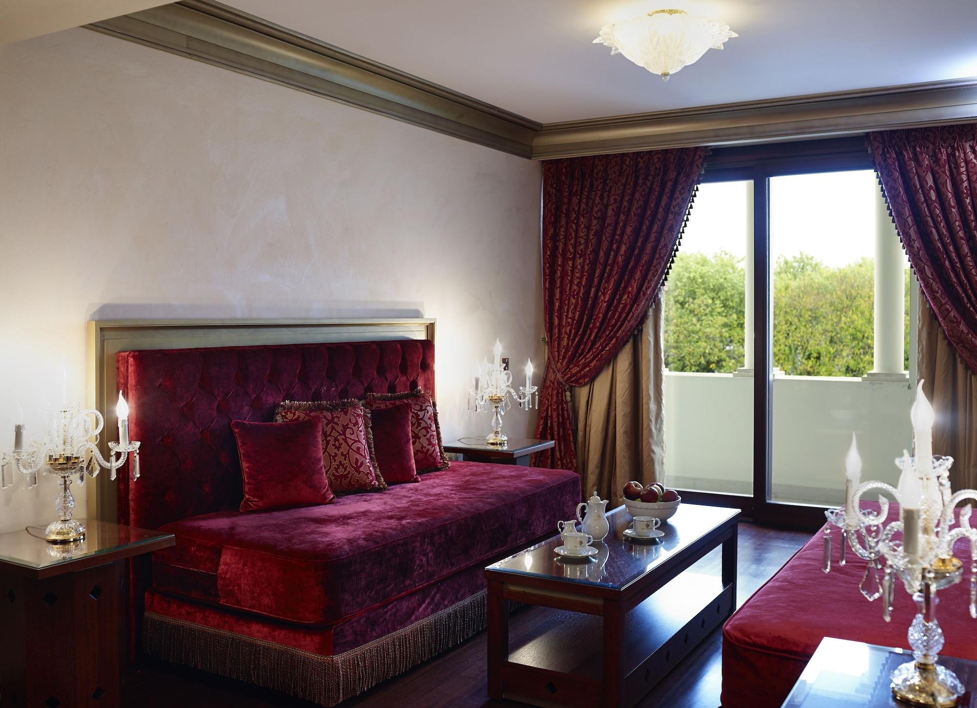 Grand Serai Congress And Spa Ioánnina Eksteriør bilde A suite at the hotel