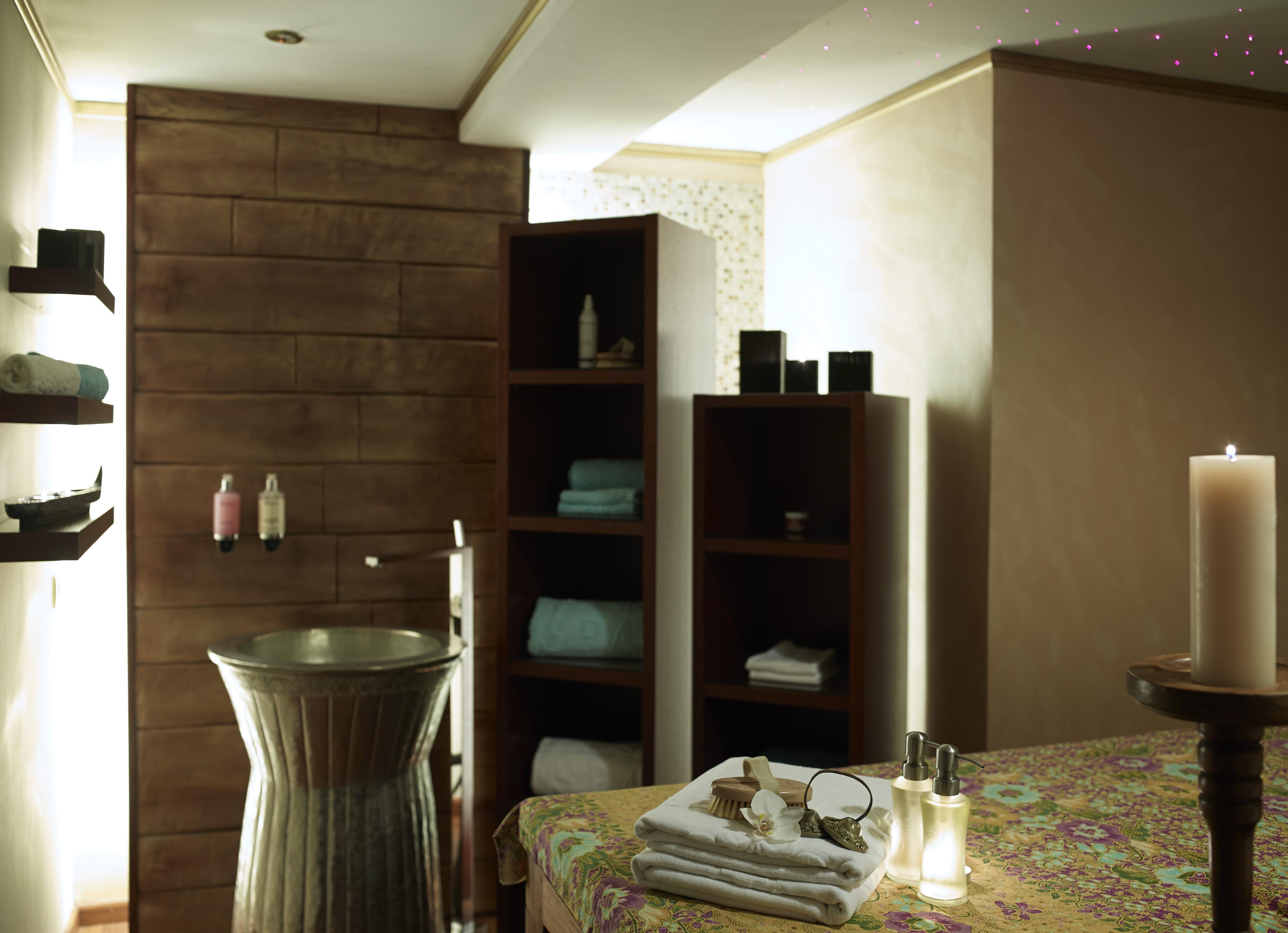 Grand Serai Congress And Spa Ioánnina Eksteriør bilde A spa treatment room